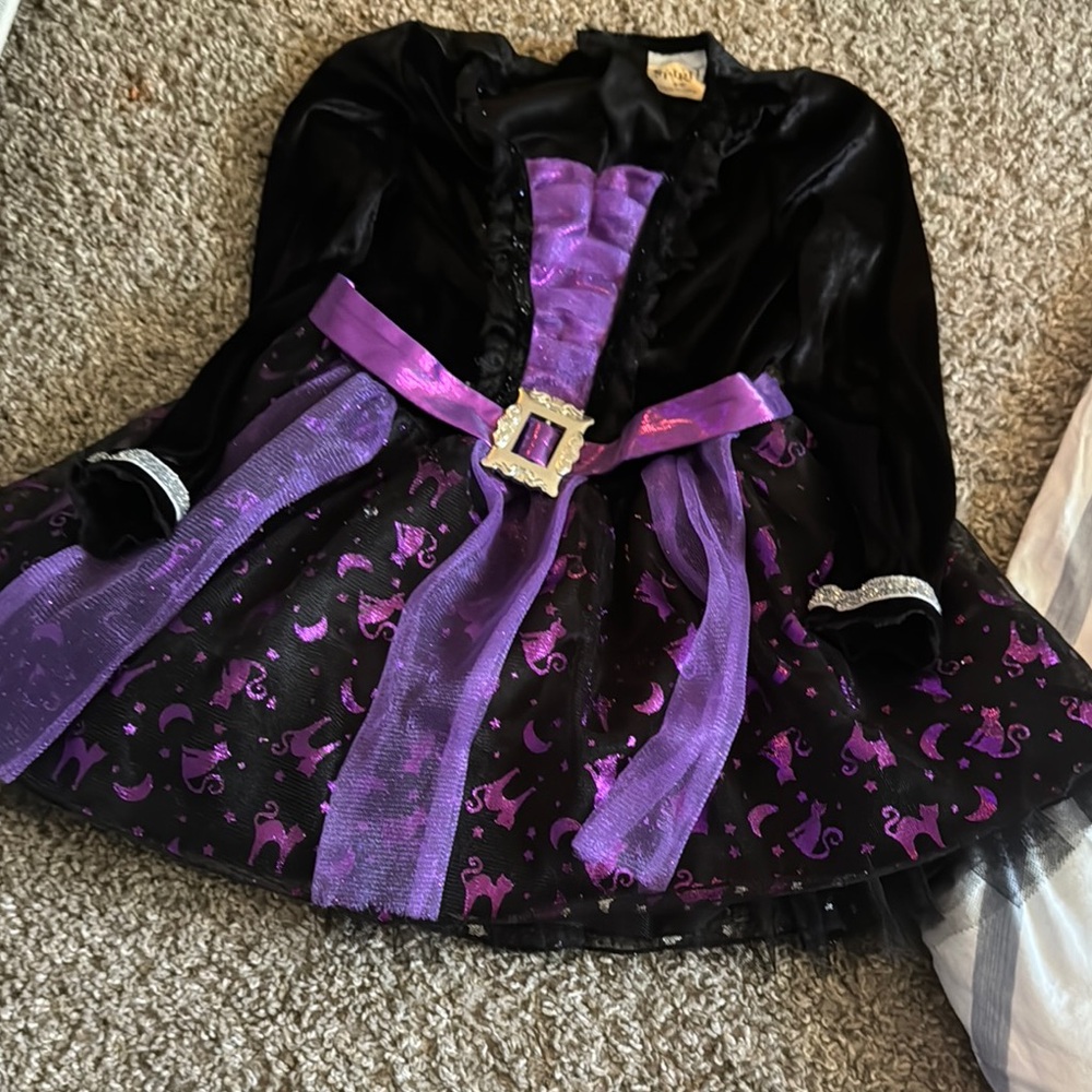 Witch costume